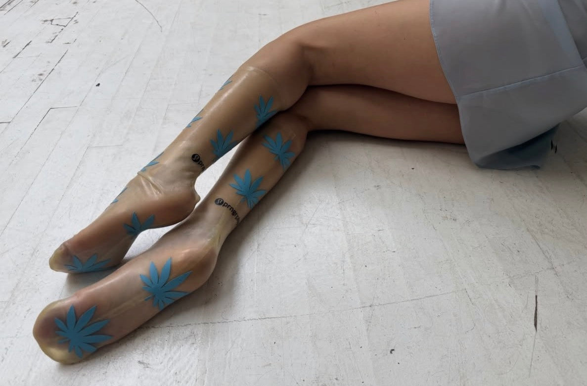 Prngrphy - Latex Weed Socks (Nude/Aqua)
