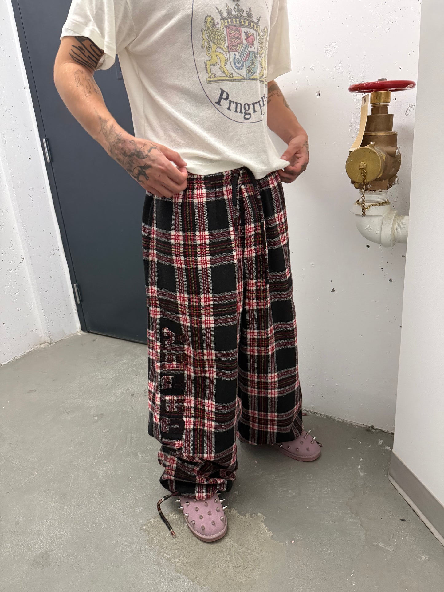 Prngrphy - Plaid Varsity Sweats (BLACK/RED)